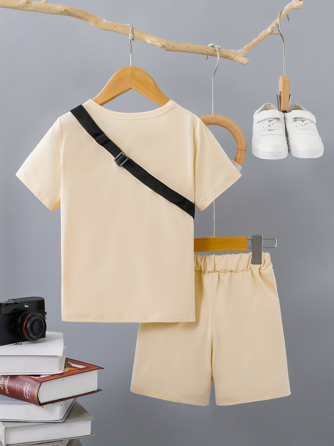 3pcs Boys Casual Solid Short Sleeve T-shirt & Smile Face Print Shorts.