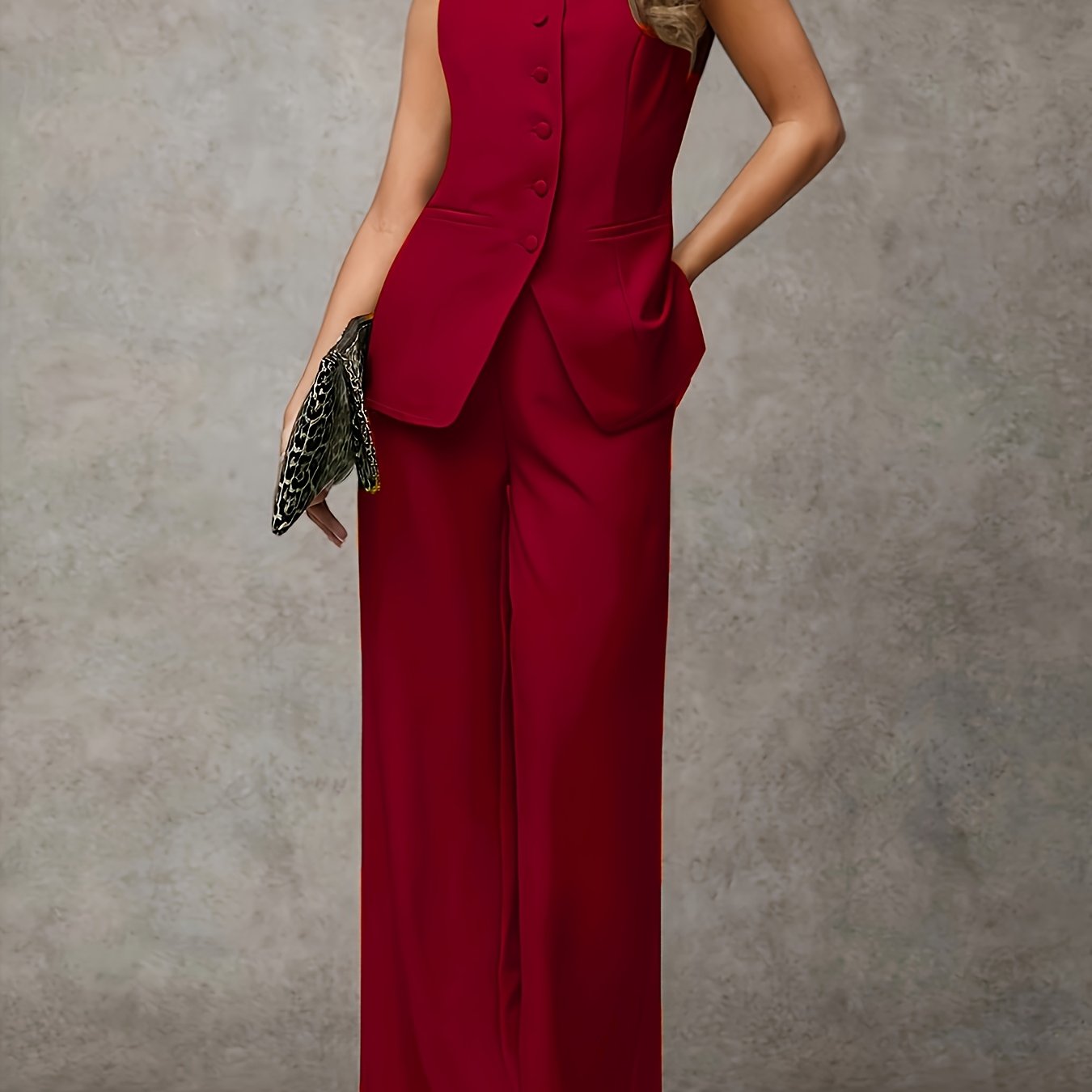 Women'S Elegant Beige Two-Piece Office Set - Sleeveless Button-Up Blazer.