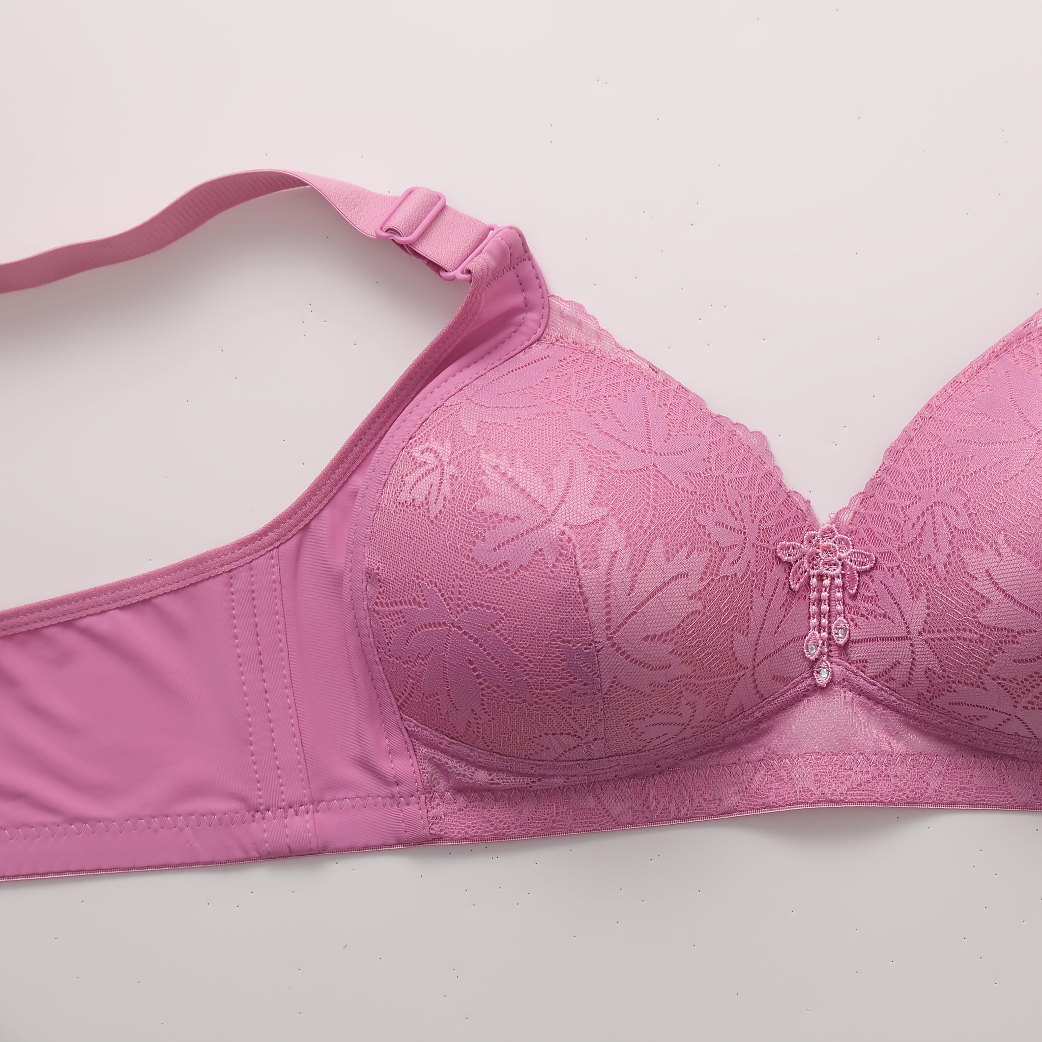 Women's Everyday Bra - Soft Lavender Lace Undergarment with Non-Removable ./MH