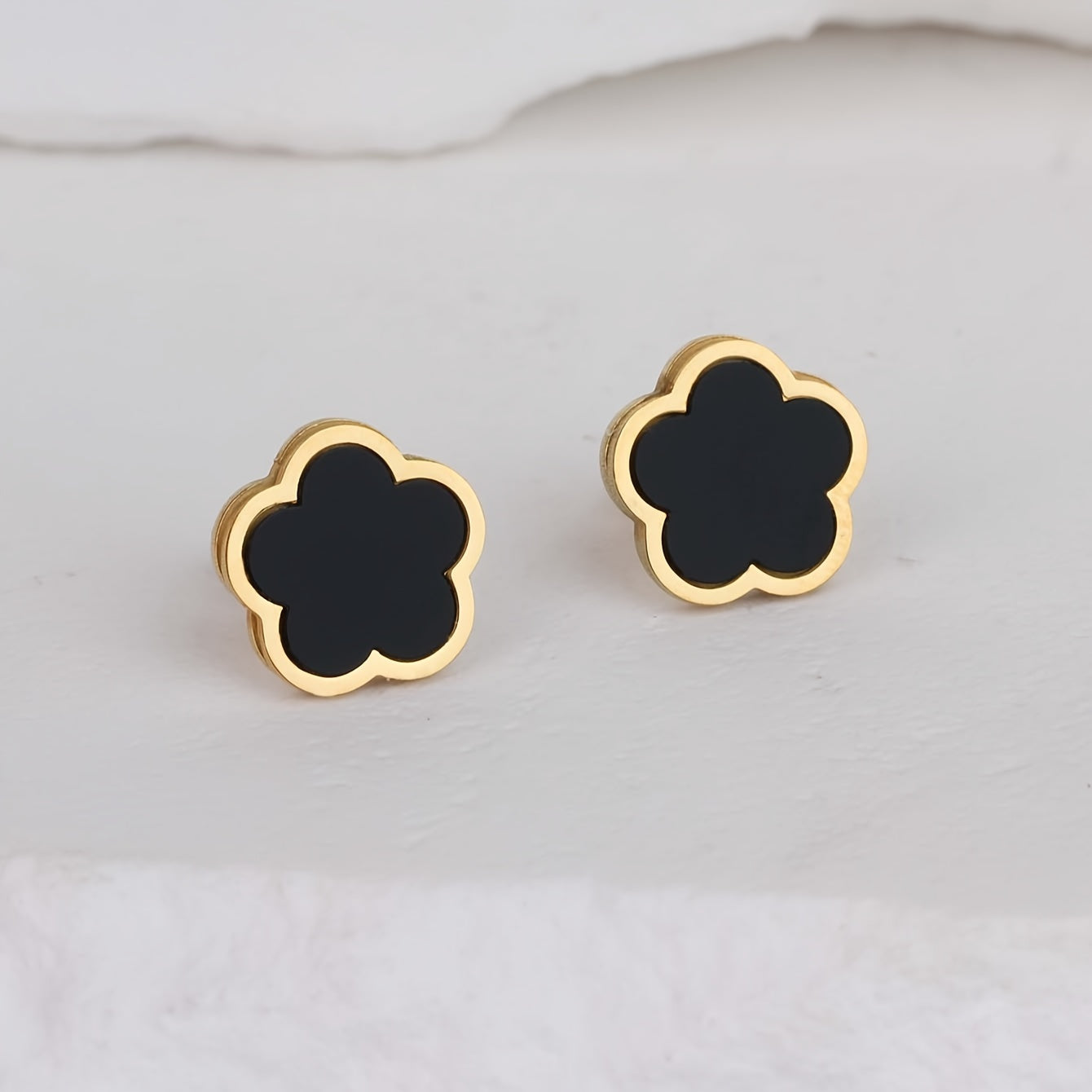 Simple Lucky Flower Design Stud Earrings Stainless Steel Jewelry Elegant Leisure Style Suitable For Women Daily Wear