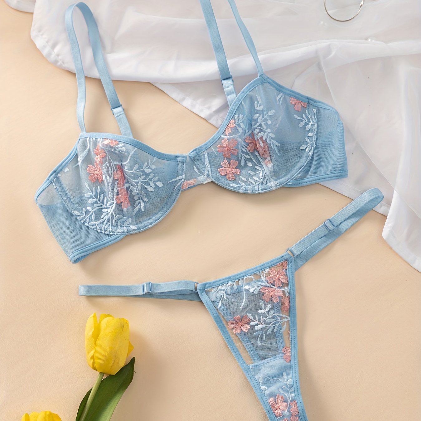 Elegant Women's Floral Embroidered Lingerie Set '/MH