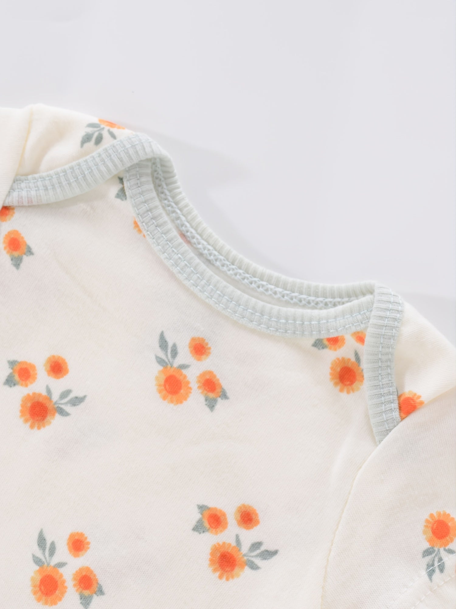 Newborn Baby Short Sleeve One-Piece Suit 4pcs Set .