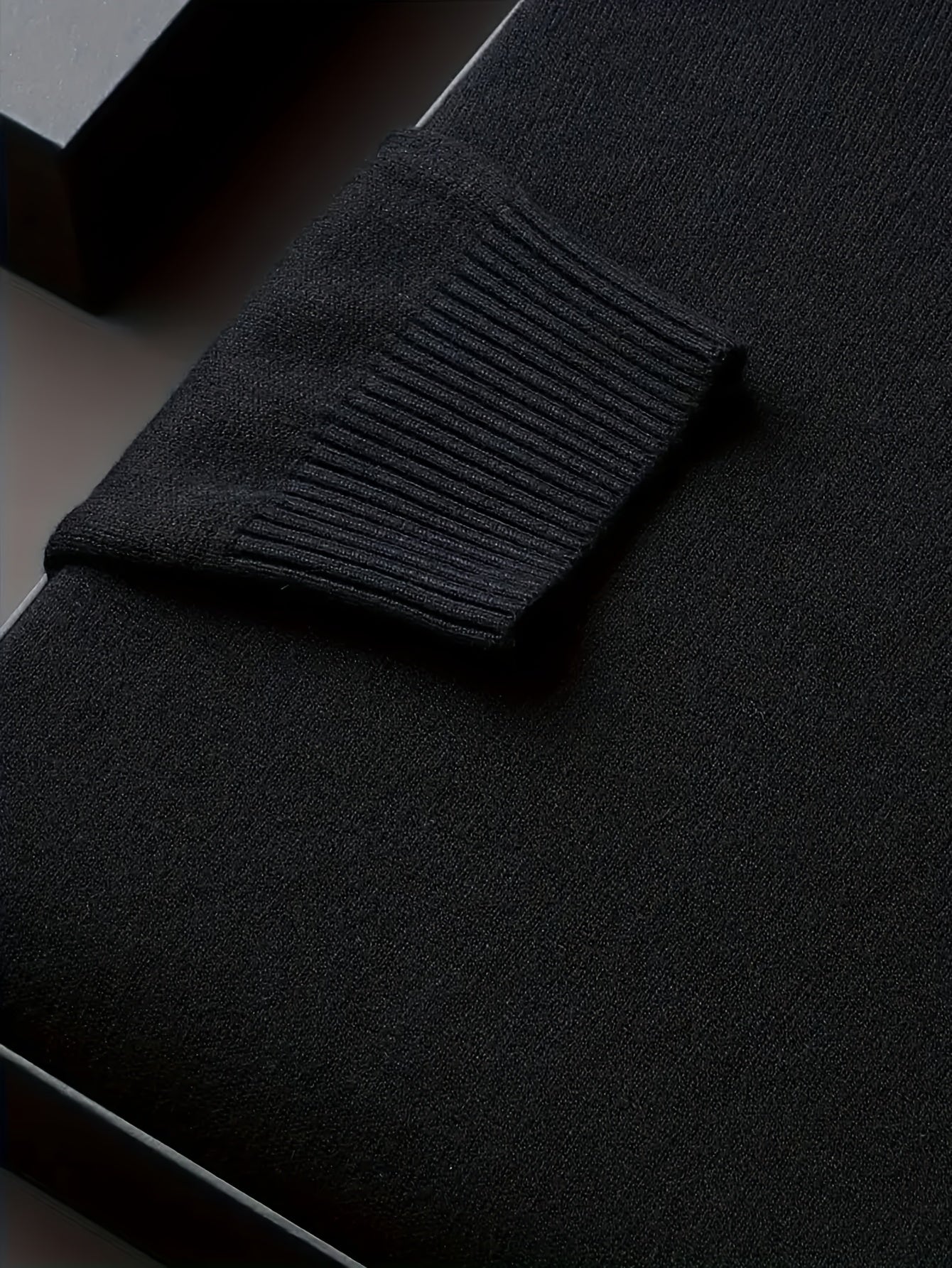 Men's Casual Solid Color Turtleneck Sweater .