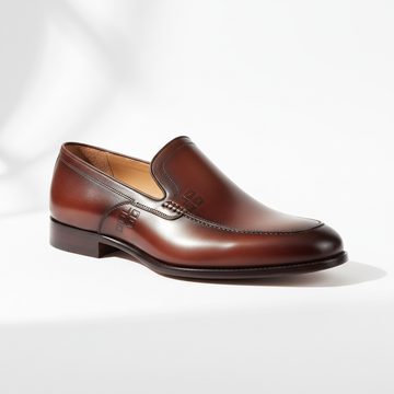 Generate a men's classy slipper imgae on white background 