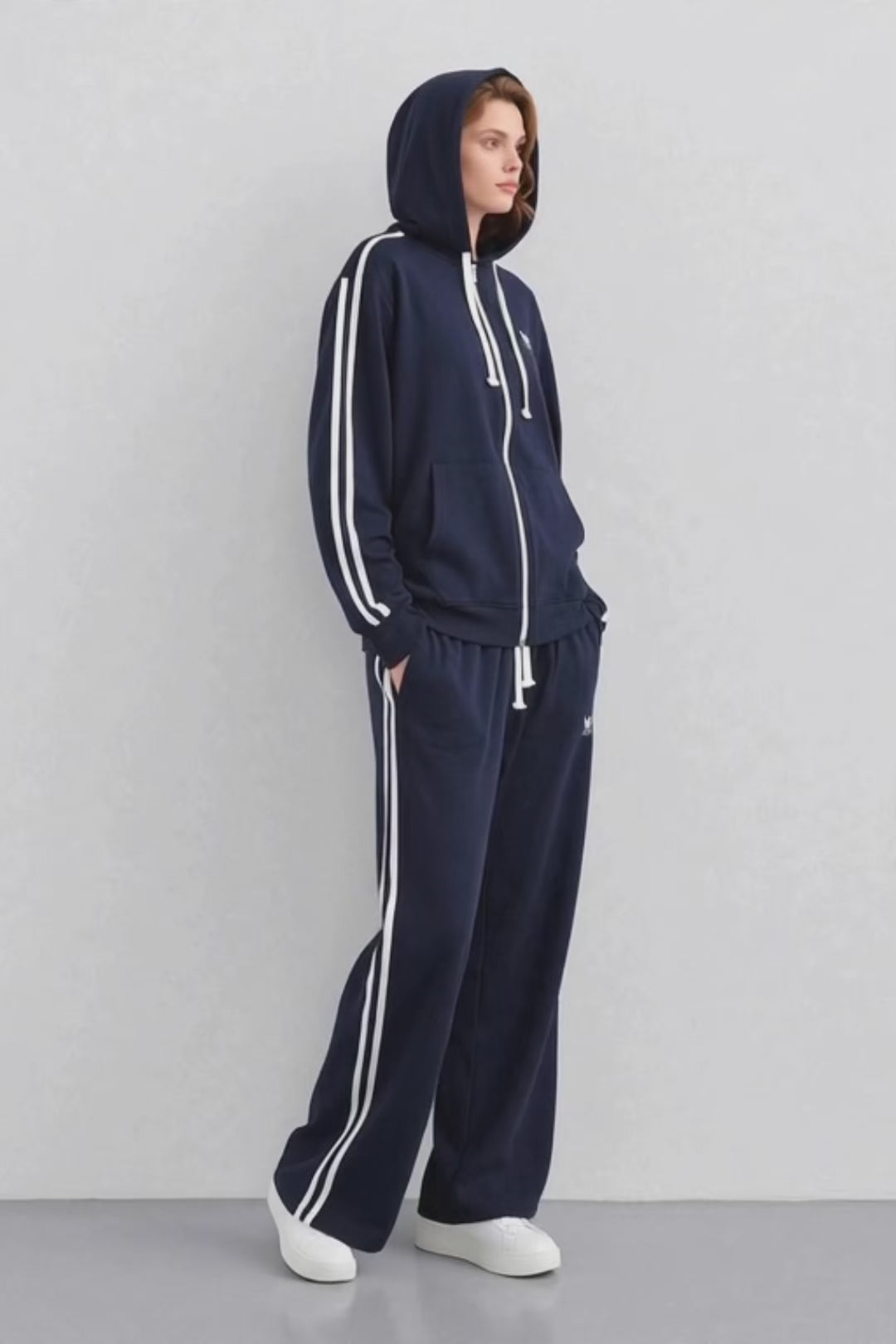 Outline Women’s Tracksuit Set | MH Edition